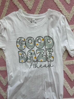 White Graphic Tee — "Good Dayz Ahead" Daisy Print